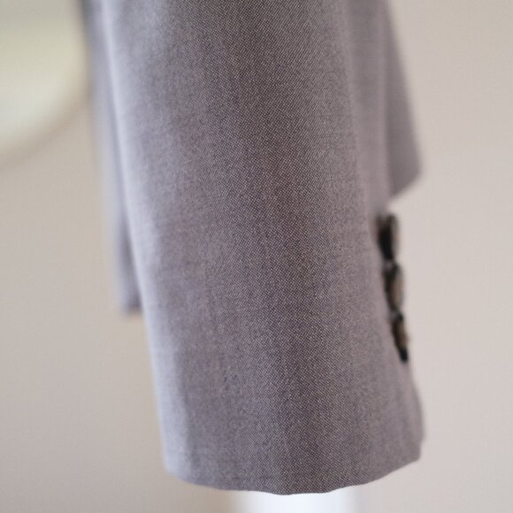 Banana Republic blazer - tailored, flattering, excellent condition - Picture 12 of 16